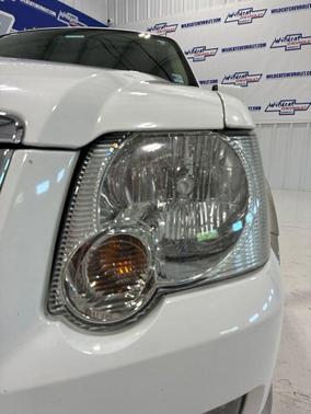 Oxford White Clearcoat 2007 Ford Explorer Eddie Bauer