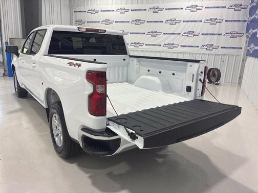 Summit White 2026 Chevrolet Silverado 1500 LT