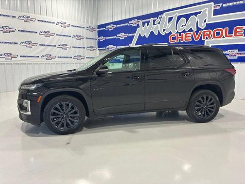 Mosaic Black Metallic 2022 Chevrolet Traverse RS