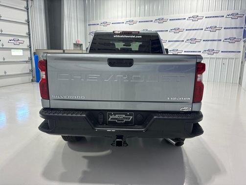 Sterling Gray Metallic 2026 Chevrolet Silverado 2500 Custom