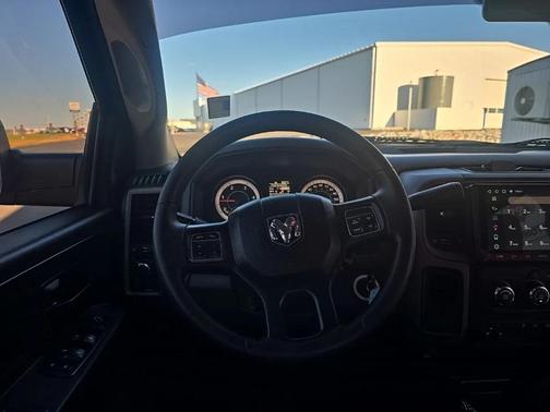 2018 RAM 2500 Tradesman Crew Cab 4x4 6'4' Box