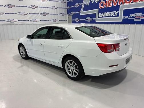 Summit White 2015 Chevrolet Malibu 1LT