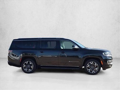 Diamond Black Crystal Pearlcoat 2023 Jeep Wagoneer L Series III 4x2