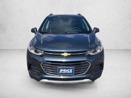 Shadow Gray Metallic 2022 Chevrolet Trax LT