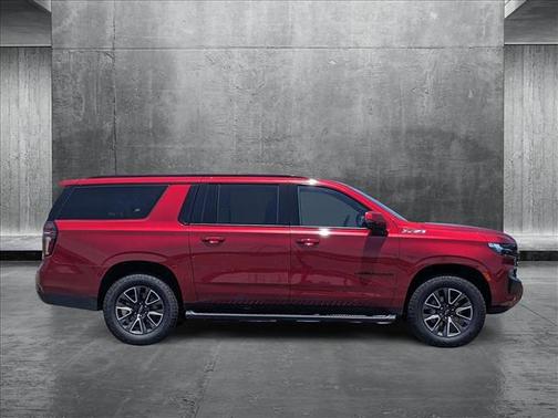 2023 Chevrolet Suburban 4WD Z71
