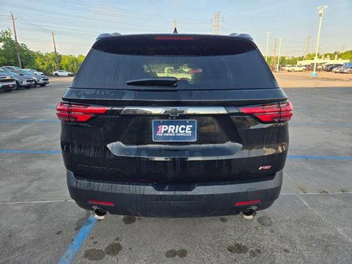 Mosaic Black Metallic 2023 Chevrolet Traverse RS
