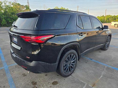Mosaic Black Metallic 2023 Chevrolet Traverse RS