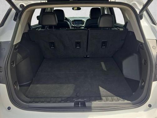 Summit White 2023 GMC Terrain SLT