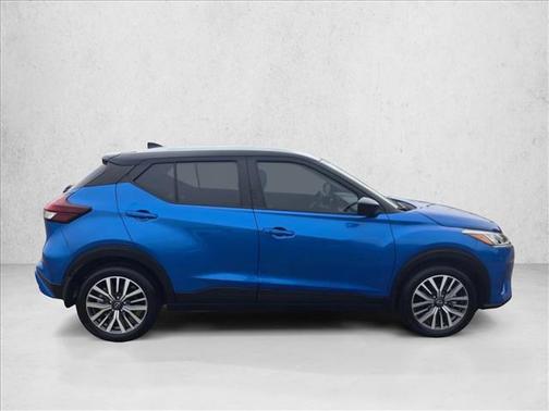 Electric Blue Metallic/Super Black 2024 Nissan Kicks SV