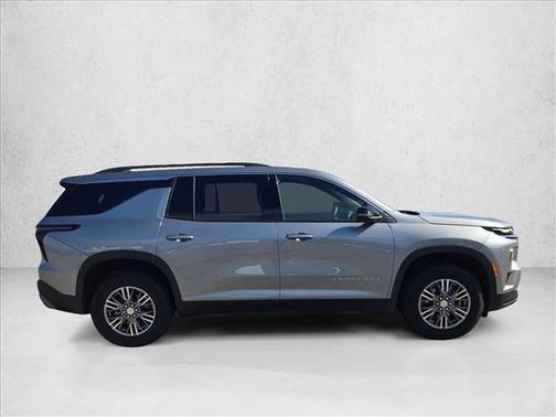 Sterling Gray Metallic 2026 Chevrolet Traverse LT