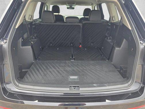 Silver 2026 Volkswagen Atlas 2.0T SE w/Technology 4MOTION