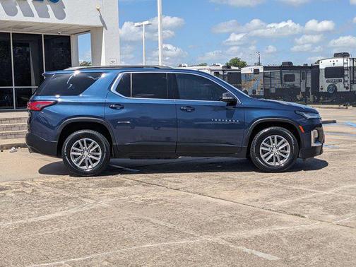 2022 Chevrolet Traverse LT Leather