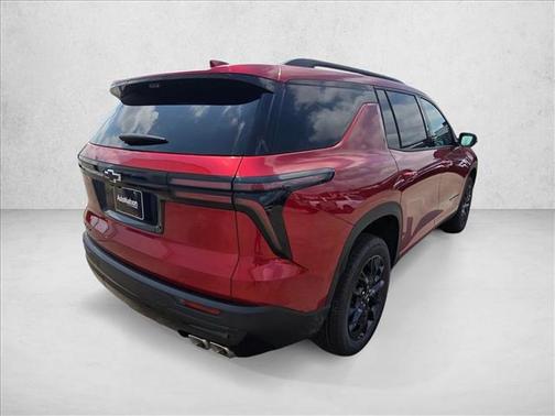 Radiant Red Tintcoat 2026 Chevrolet Traverse LT