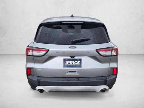Iconic Silver Metallic 2021 Ford Escape SE