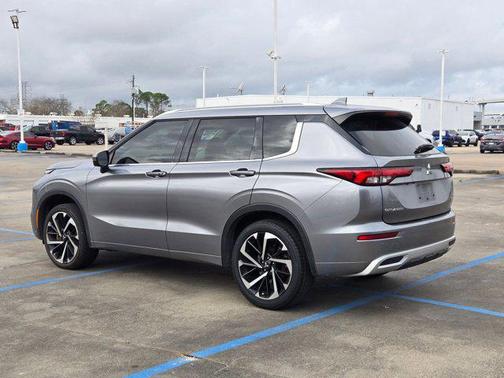 2022 Mitsubishi Outlander SEL Special Edition 2WD