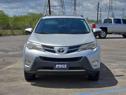 Classic Silver Metallic 2015 Toyota RAV4 XLE