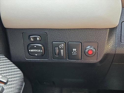 Classic Silver Metallic 2015 Toyota RAV4 XLE