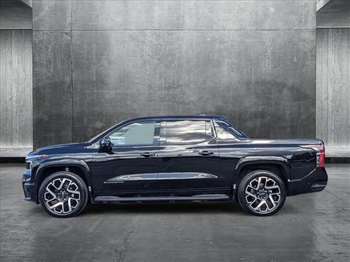 2024 Chevrolet Silverado EV RST