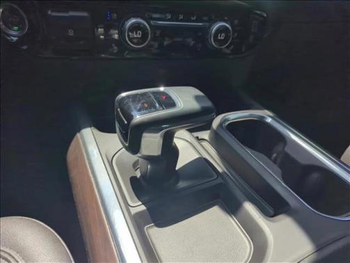 White Frost Tricoat 2024 GMC Sierra 1500 SLT