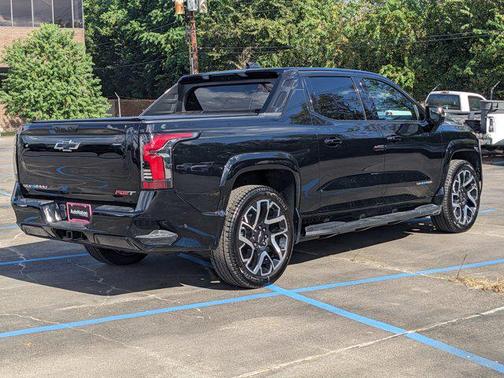 2024 Chevrolet Silverado EV RST