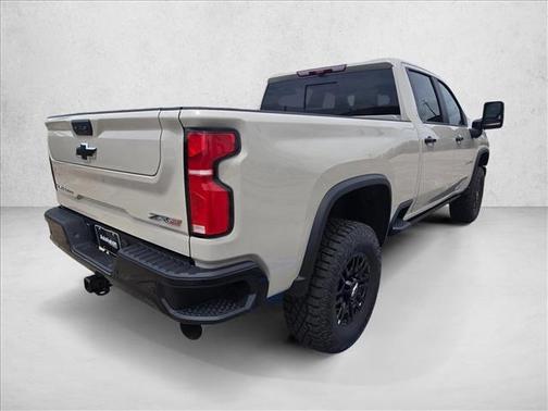 White Sands 2026 Chevrolet Silverado 2500 Crew Cab, Standard Bed, XR2, 4WD