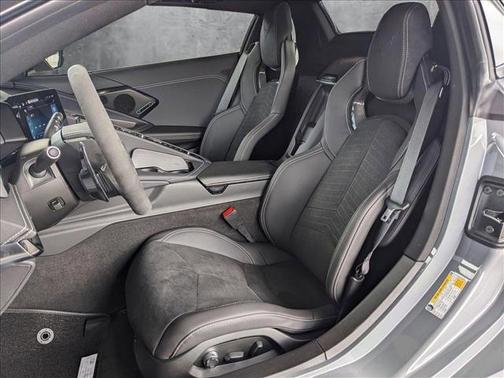 2025 Chevrolet Corvette Stingray w/2LT