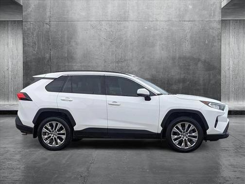 2020 Toyota RAV4 XLE Premium