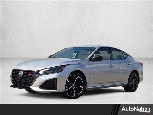 Brilliant Silver Metallic 2024 Nissan Altima SR Intelligent AWD