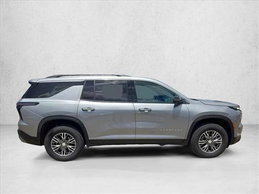 Sterling Gray Metallic 2026 Chevrolet Traverse LT