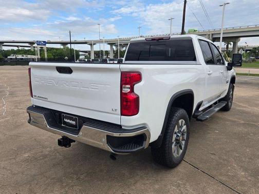 Summit White 2026 Chevrolet Silverado 2500 LT