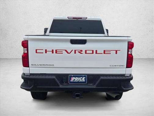 Summit White 2025 Chevrolet Silverado 2500 Custom