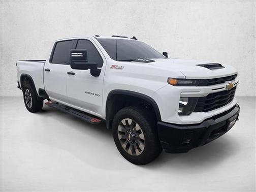 Summit White 2025 Chevrolet Silverado 2500 Custom