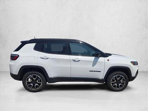 Bright White Clearcoat 2026 Jeep Compass Trailhawk