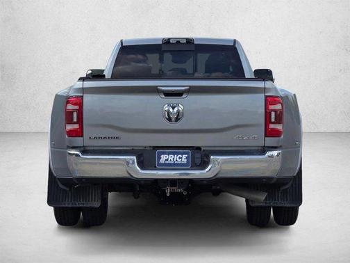 Billet Silver Metallic Clearcoat 2021 RAM 3500 Laramie Crew Cab 4x4 8' Box