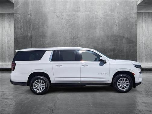 2022 Chevrolet Suburban LT