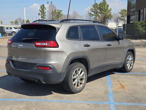 2017 Jeep Cherokee Sport
