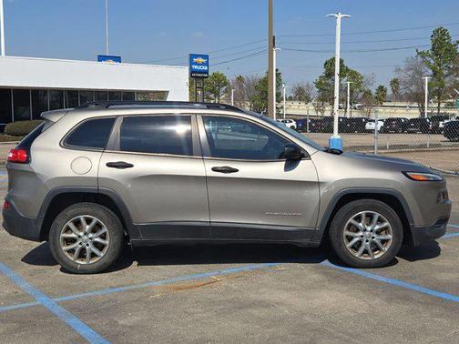 2017 Jeep Cherokee Sport