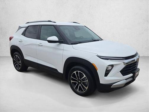 Summit White 2025 Chevrolet Trailblazer LT