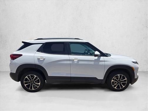 Summit White 2025 Chevrolet Trailblazer LT