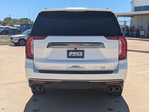 2023 GMC Yukon XL 4WD AT4