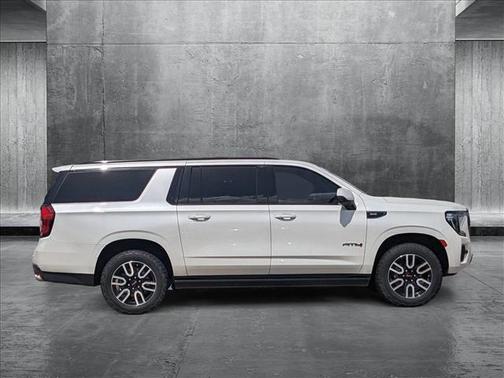 2023 GMC Yukon XL 4WD AT4