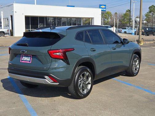 2025 Chevrolet Trax LT