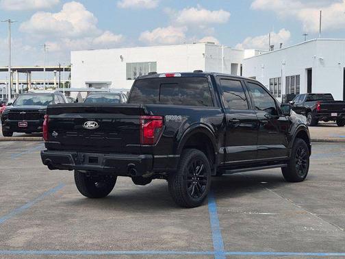 Agate Black Metallic 2026 Ford F-150 XLT