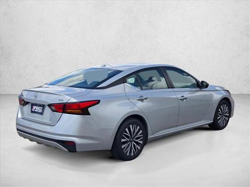 Brilliant Silver Metallic 2024 Nissan Altima 2.5 SV