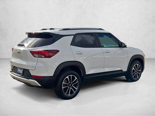 Summit White 2024 Chevrolet Trailblazer LT