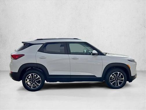 Summit White 2024 Chevrolet Trailblazer LT