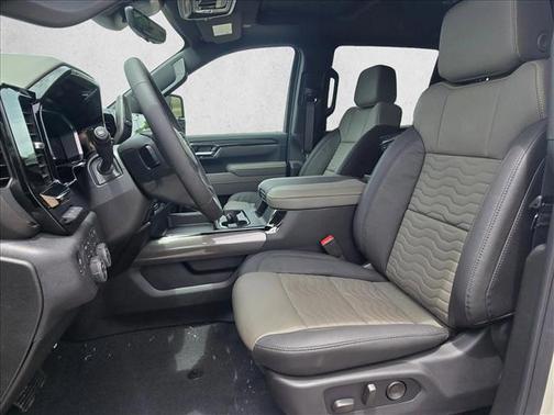 White Sands 2026 Chevrolet Silverado 2500 Crew Cab, Standard Bed, XR2, 4WD