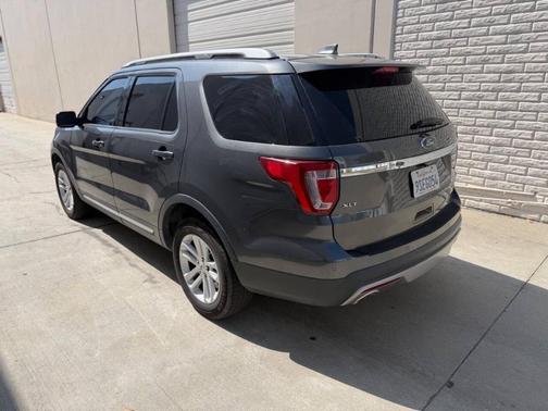 Magnetic 2017 Ford Explorer XLT