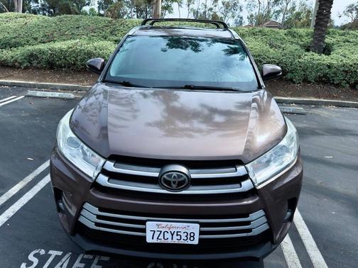 Toasted Walnut Pearl 2017 Toyota Highlander XLE