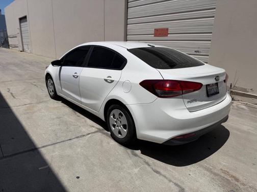 Snow White Pearl 2018 Kia Forte LX